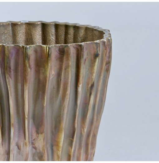 Vaso in terracotta smaltata con ossidi d'argento a coste verticali