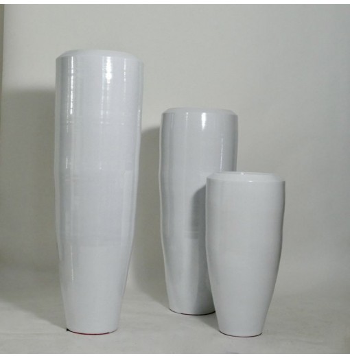 Vaso bianco alto in ceramica smaltata