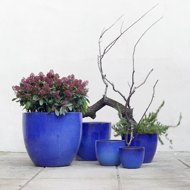 Vaso basso svasato blu in terracotta smaltata