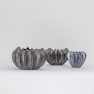 Vaso in porcellana color antracite a coste verticali - vendita online su In-Vasi