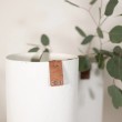 Vaso cilindrico bianco in carta e lattice effetto sabbia ruvida