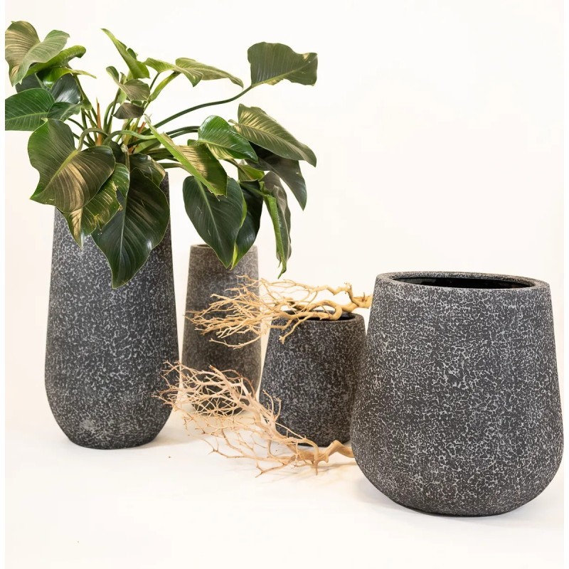 Vaso in fiberstone nero con finitura mater - vendita online su In-Vasi