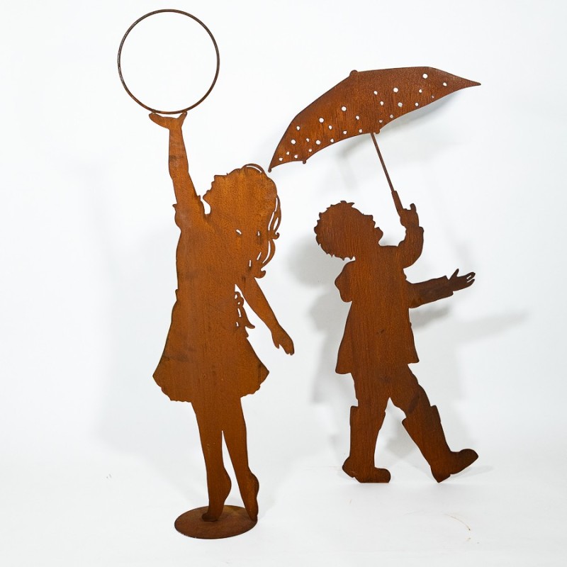 Figura di bambino e bambina in metallo - Scoprilo su invasi.eu
